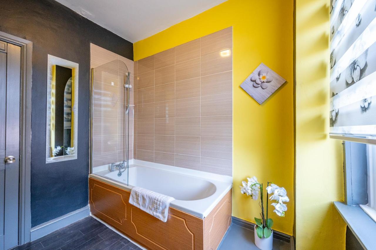 *1Es* For Your Most Relaxed & Cosy Stay + Free Parking + Free Fast Wifi * Leeds  Buitenkant foto