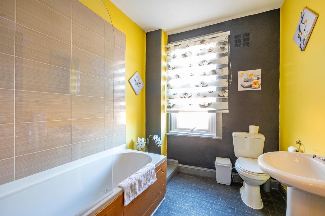 *1Es* For Your Most Relaxed & Cosy Stay + Free Parking + Free Fast Wifi * Leeds  Buitenkant foto